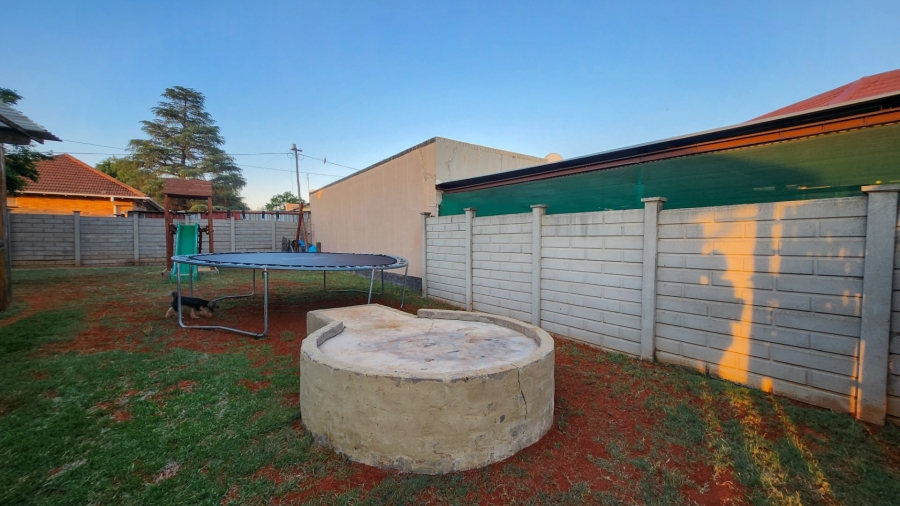 2 Bedroom Property for Sale in Stilfontein North West